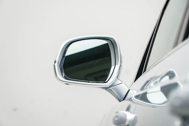 2021 Bentley Bentayga V8 AWD - 23012528 - 14