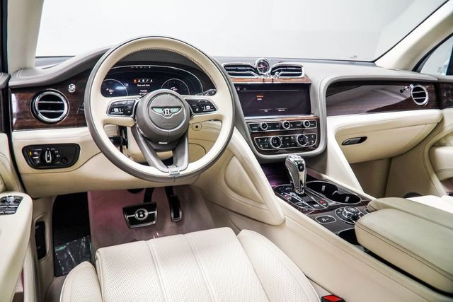 2021 Bentley Bentayga V8 AWD - 23012528 - 17