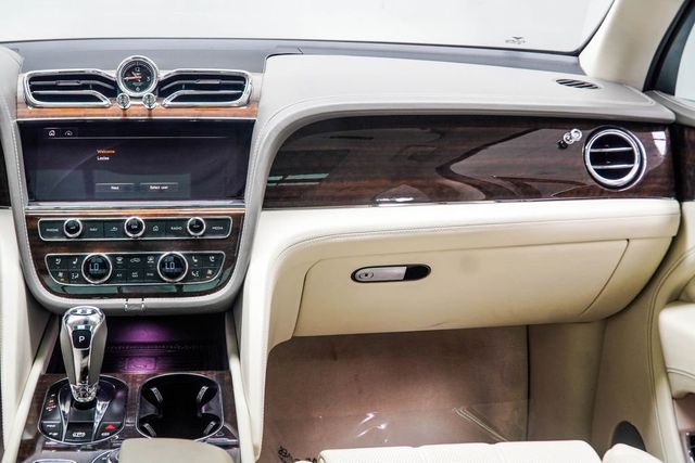 2021 Bentley Bentayga V8 AWD - 23012528 - 19