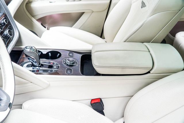 2021 Bentley Bentayga V8 AWD - 23012528 - 21