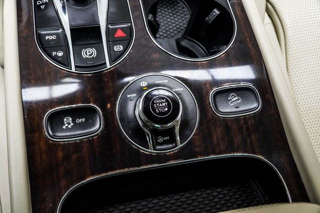 2021 Bentley Bentayga V8 AWD - 23012528 - 22