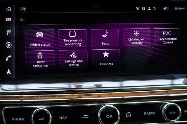 2021 Bentley Bentayga V8 AWD - 23012528 - 25