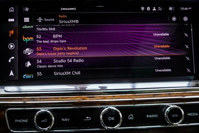 2021 Bentley Bentayga V8 AWD - 23012528 - 28