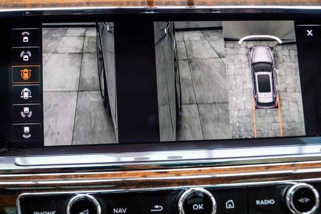 2021 Bentley Bentayga V8 AWD - 23012528 - 32