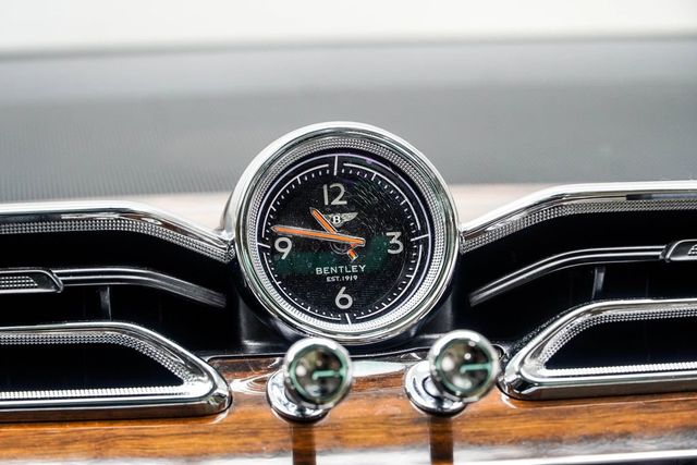 2021 Bentley Bentayga V8 AWD - 23012528 - 35