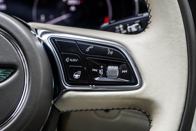 2021 Bentley Bentayga V8 AWD - 23012528 - 36