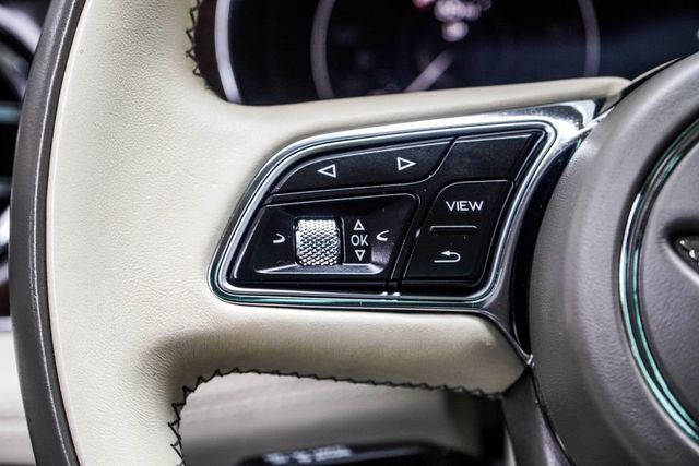 2021 Bentley Bentayga V8 AWD - 23012528 - 37