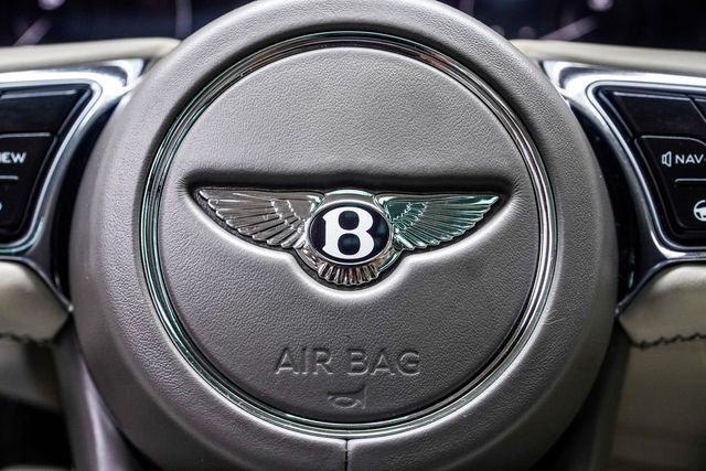 2021 Bentley Bentayga V8 AWD - 23012528 - 38