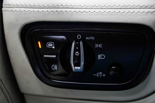 2021 Bentley Bentayga V8 AWD - 23012528 - 39