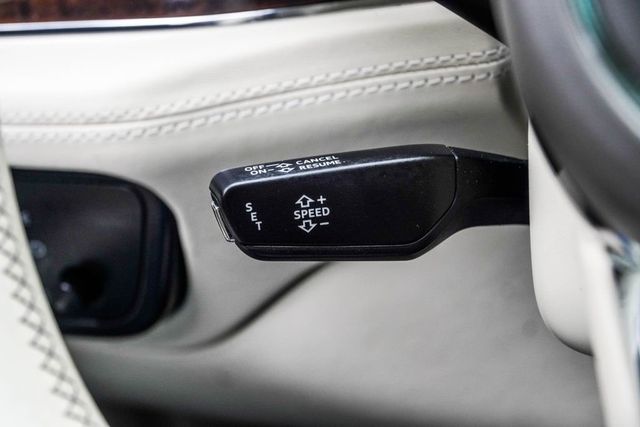 2021 Bentley Bentayga V8 AWD - 23012528 - 40