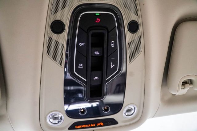 2021 Bentley Bentayga V8 AWD - 23012528 - 42