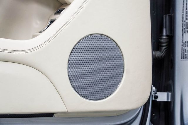 2021 Bentley Bentayga V8 AWD - 23012528 - 44