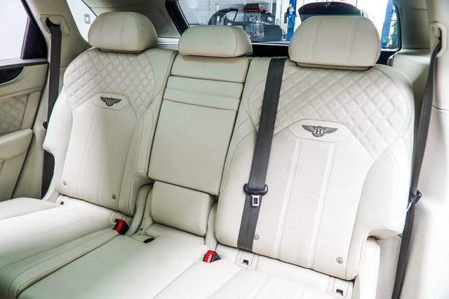 2021 Bentley Bentayga V8 AWD - 23012528 - 50