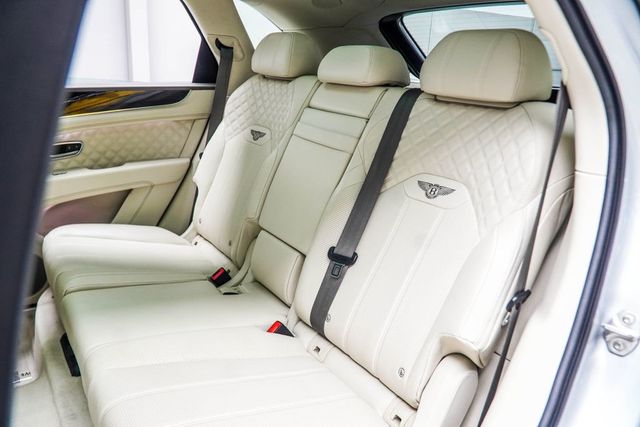 2021 Bentley Bentayga V8 AWD - 23012528 - 51