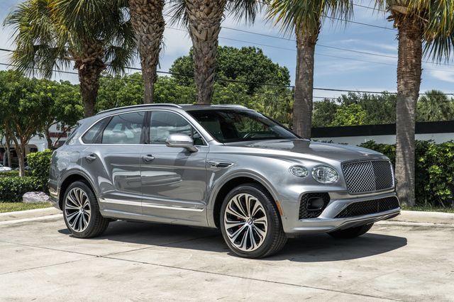 2021 Bentley Bentayga V8 AWD - 23045204 - 9