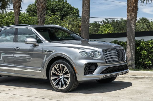 2021 Bentley Bentayga V8 AWD - 23045204 - 10