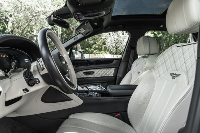 2021 Bentley Bentayga V8 AWD - 23045204 - 13