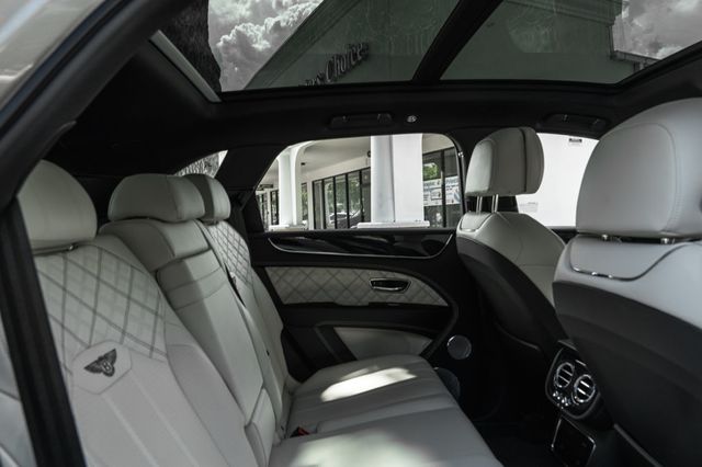 2021 Bentley Bentayga V8 AWD - 23045204 - 23