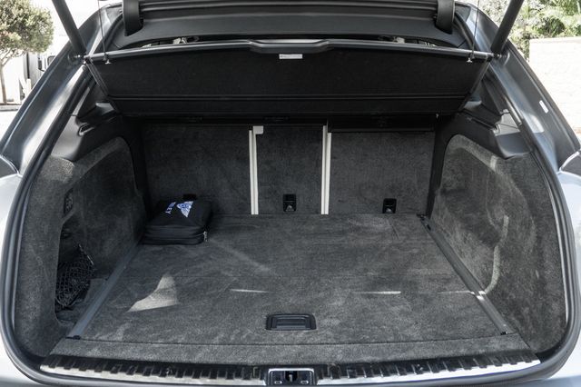 2021 Bentley Bentayga V8 AWD - 23045204 - 28