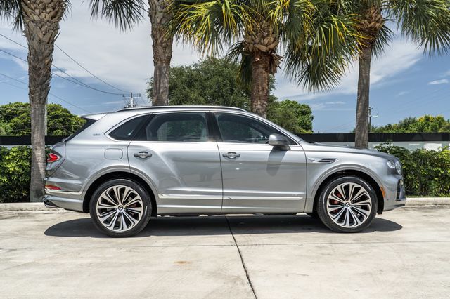 2021 Bentley Bentayga V8 AWD - 23045204 - 8