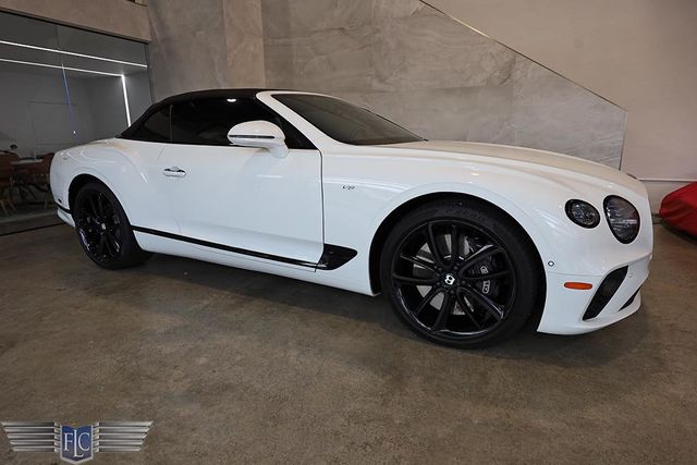 2021 Bentley Continental GTC Mulliner V8 Convertible - 23032853 - 42