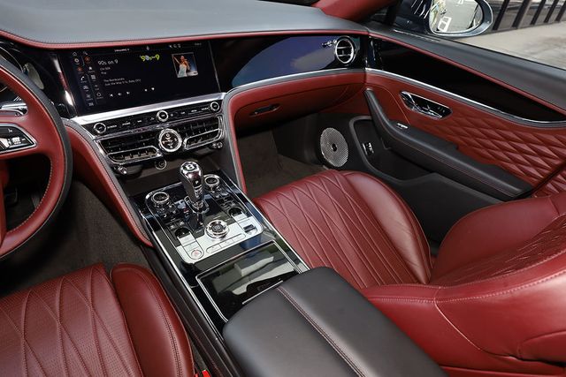 2021 Bentley Flying Spur V8 Mulliner Sedan - 21197335 - 30