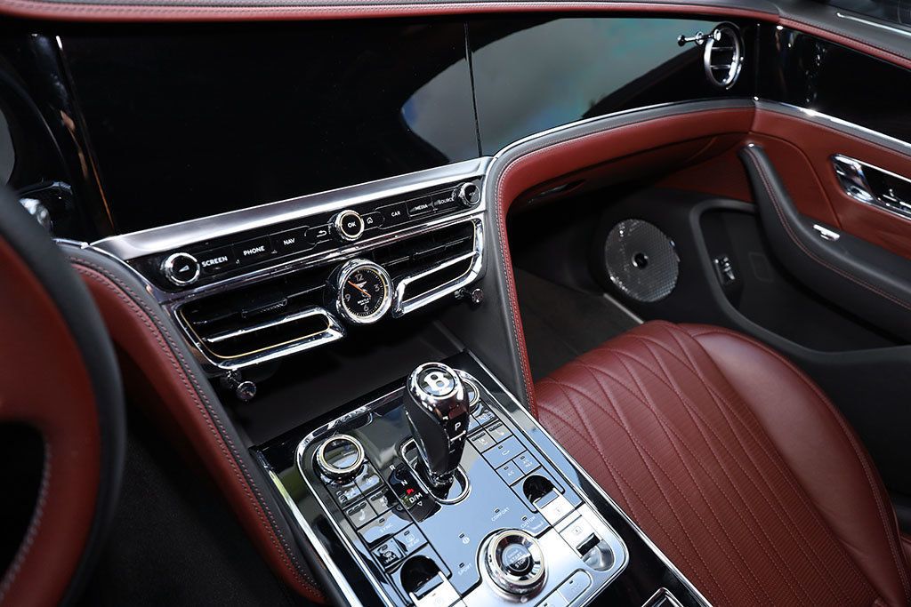 2021 Bentley Flying Spur V8 Mulliner Sedan - 21197335 - 31