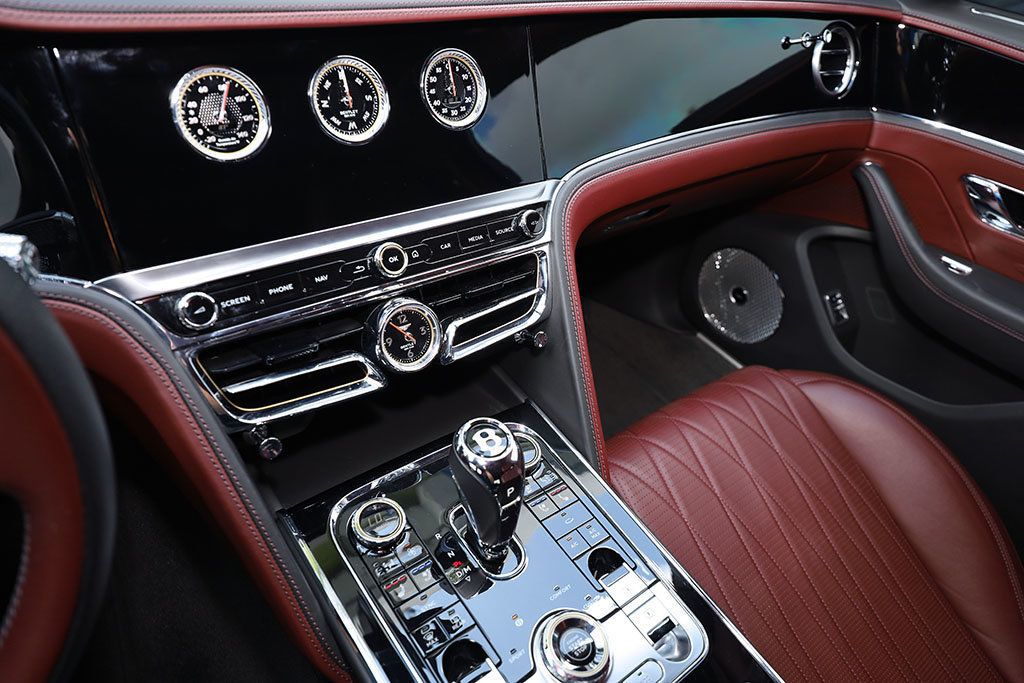 2021 Bentley Flying Spur V8 Mulliner Sedan - 21197335 - 33