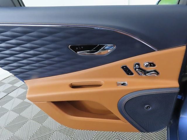 2021 Bentley Flying Spur V8 Sedan - 22952402 - 26