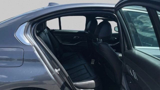 2021 BMW 3 Series 330i - 23047298 - 18