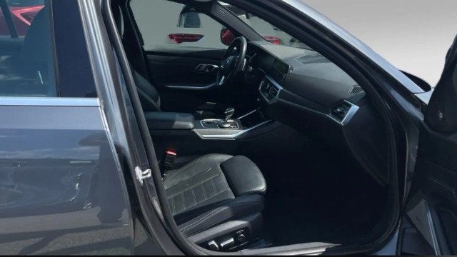 2021 BMW 3 Series 330i - 23047298 - 3