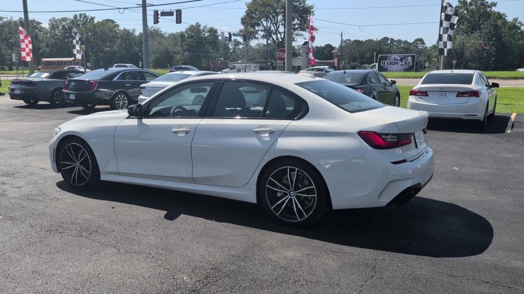 BMW 3 Series 330i photo 6