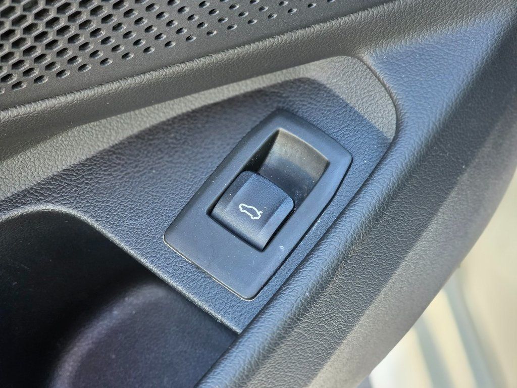 2021 BMW 3 Series 330i - 22973426 - 24