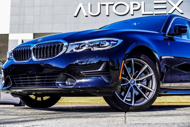 2021 BMW 3 Series 330i photo 2