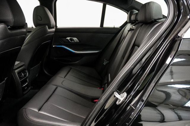 2021 BMW 3 Series 330i photo 22