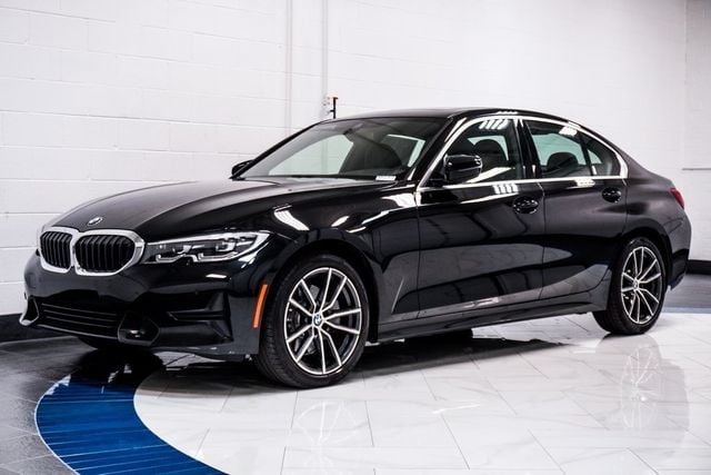 2021 BMW 3 Series 330i photo 4