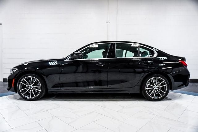 2021 BMW 3 Series 330i photo 8