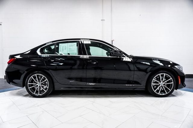 2021 BMW 3 Series 330i photo 9