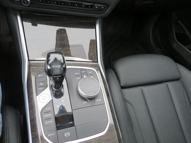 2021 BMW 3 Series 330i xDrive - 23046530 - 11