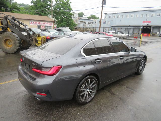 2021 BMW 3 Series 330i xDrive - 23046530 - 3