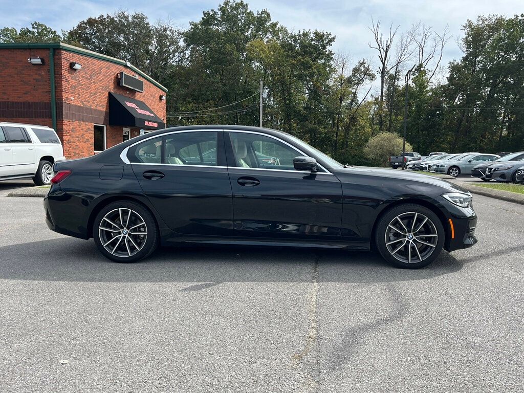 2021 BMW 3 Series 330i xDrive - 22933377 - 4