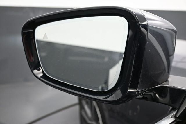 2021 BMW 3 Series 330i xDrive - 23055049 - 3