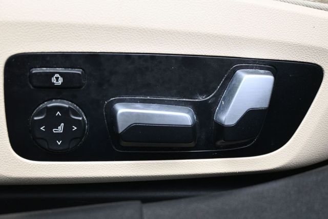 2021 BMW 3 Series 330i xDrive - 23061771 - 9