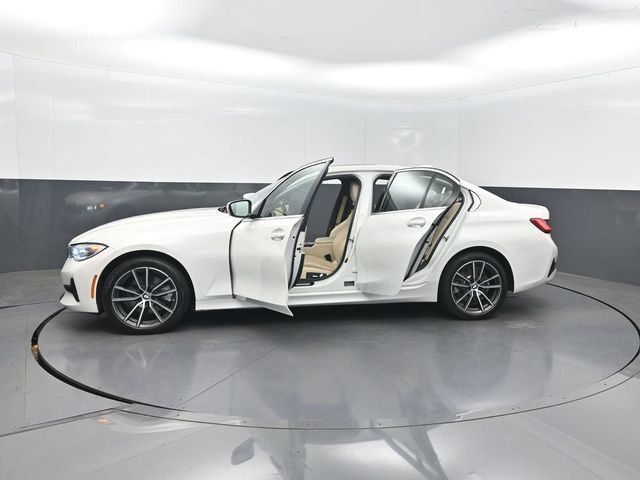 2021 BMW 3 Series 330i xDrive - 23061771 - 40