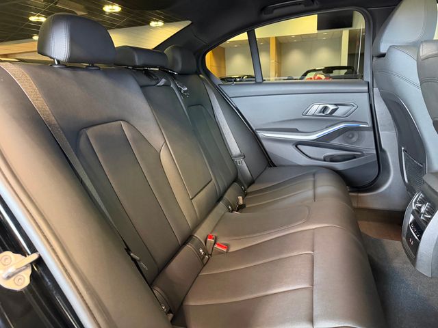 2021 BMW 3 Series 330i xDrive - 23015433 - 22