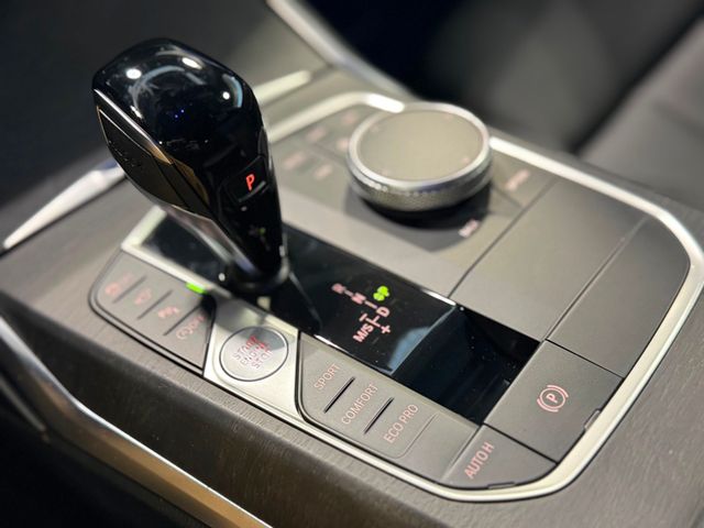 2021 BMW 3 Series 330i xDrive - 23015433 - 37