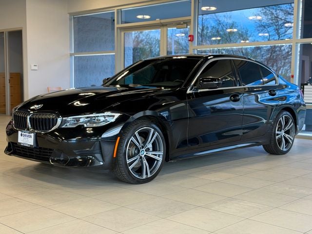 2021 BMW 3 Series 330i xDrive - 23015433 - 3