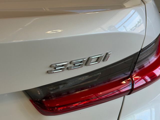 2021 BMW 3 Series 330i xDrive - 23035833 - 32