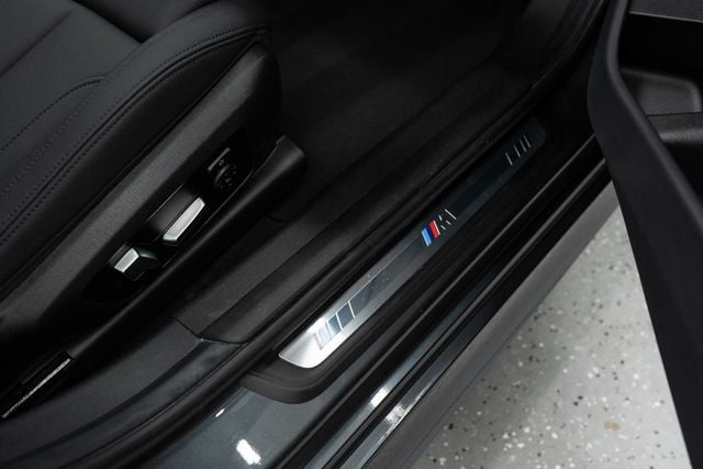 2021 BMW 3 Series 330i xDrive - 22396100 - 11