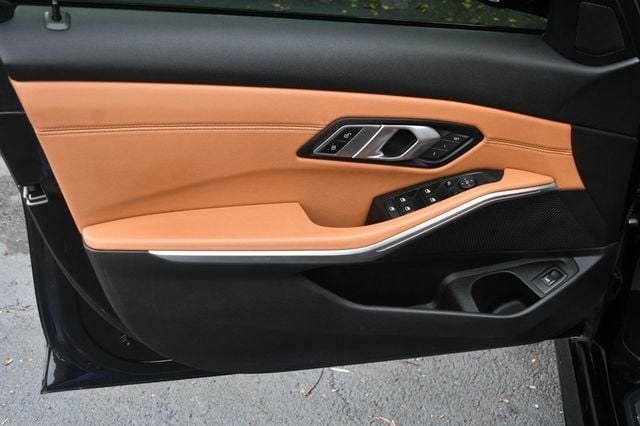 2021 BMW 3 Series 330i xDrive - 22968483 - 17